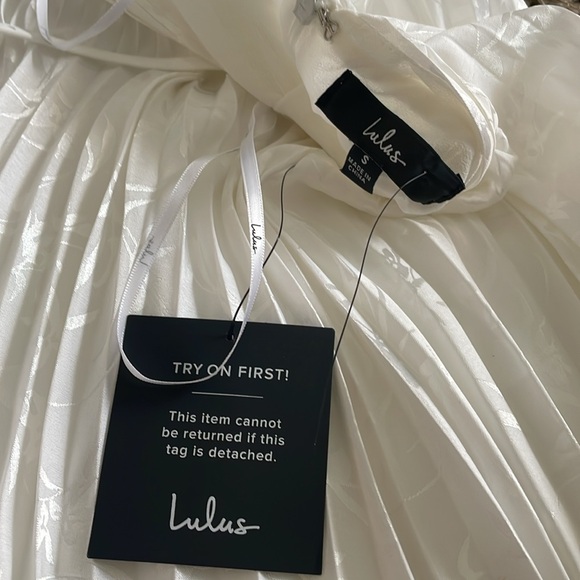 Lulus Pleating Up White Satin Jacquard Pleated Midi Dress small - Picture 4 of 7